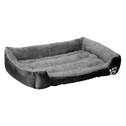 Flauschiges Hundesofa mit erhöhtem Rand